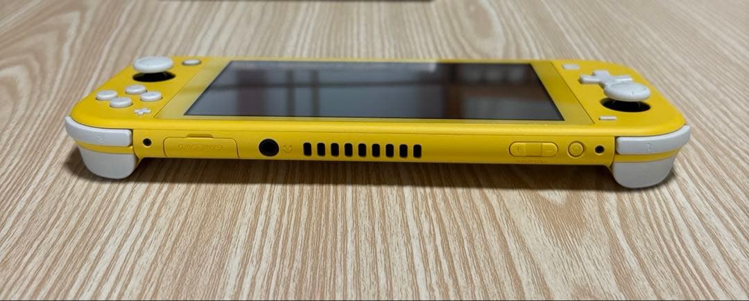 初期化済み　美品　Nintendo switch light 充電器付き