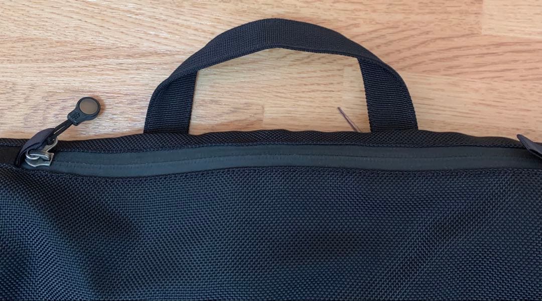 patagonia ハーフマスメッセジャーバック