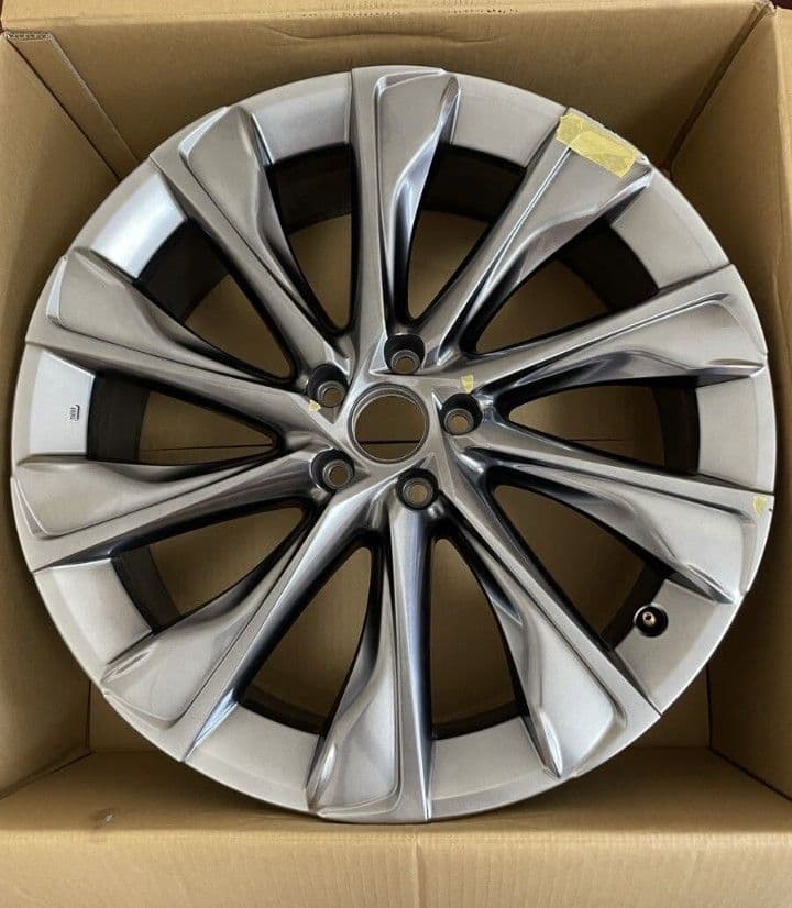 が一太郎　クラウンクロスオーバー トヨタ 21インチ ホイール 7.5J