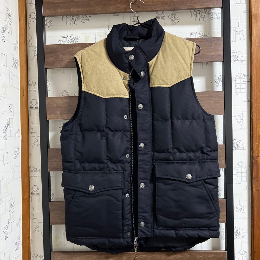 アメカジ　Levi's ダウンベスト ネイビー/ベージュ