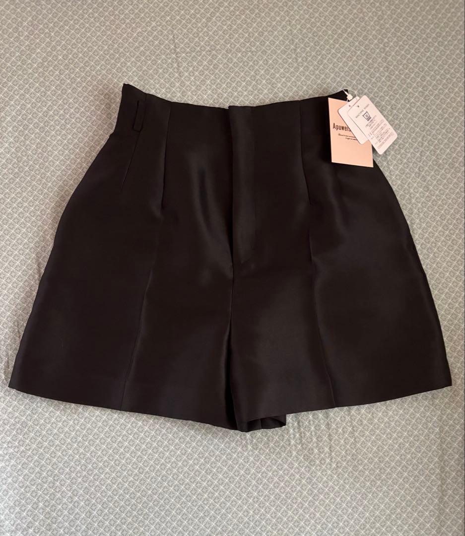 Apuweiser-riche ハイウエストショートパンツ ブラック