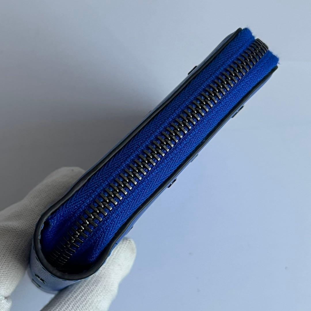 YoU-K ✨　JIMMY CHOO 　ラウンドジップ　財布　青　スタッズ