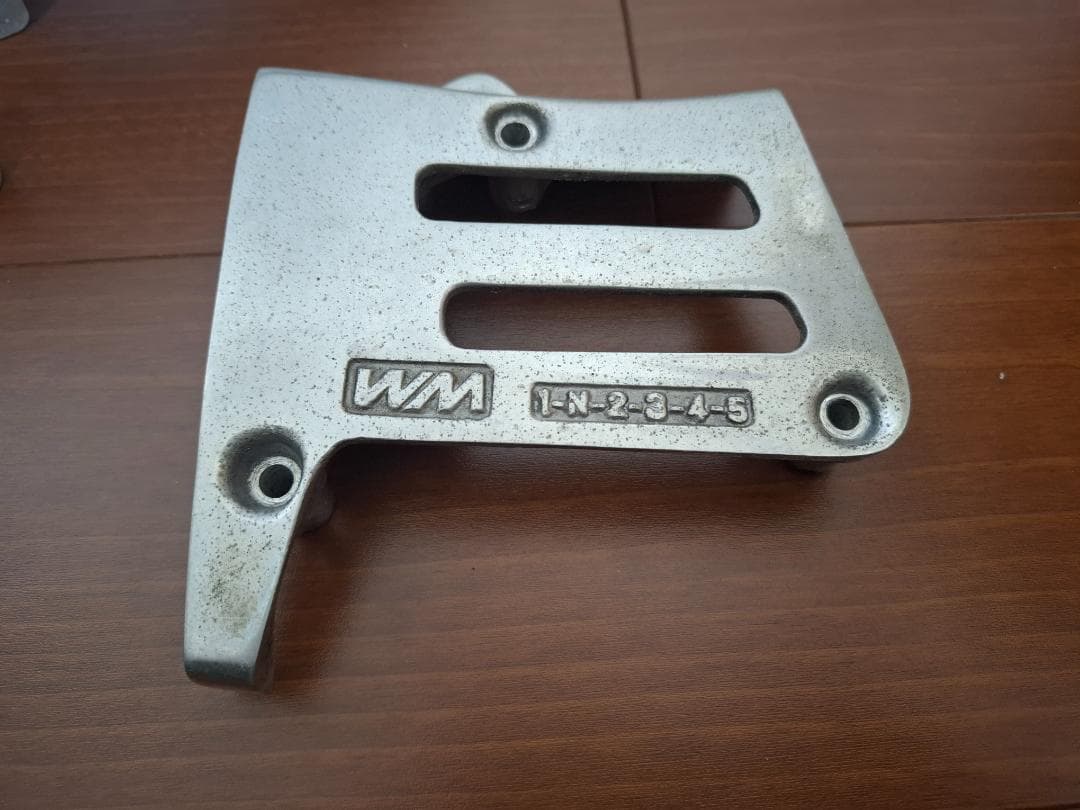 SR400/500 WM アルミスプロケットカバー アルミショートフェンダー 他