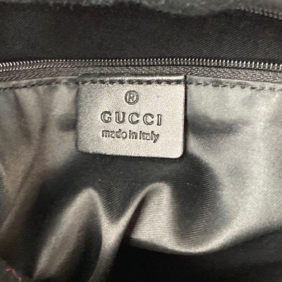 GUCCI グッチ　モノグラム柄　ブラック ショルダーバッグ