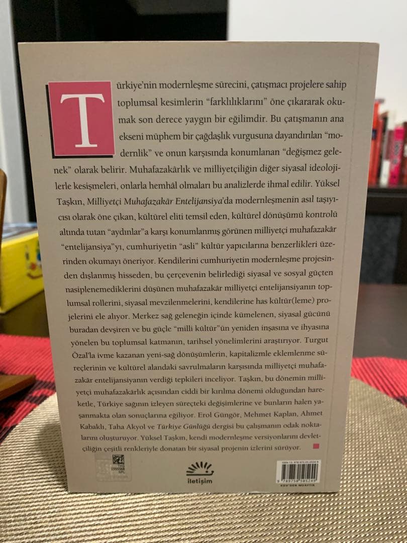 希少　Milliyetçi Muhafazakâr Entelijansiya