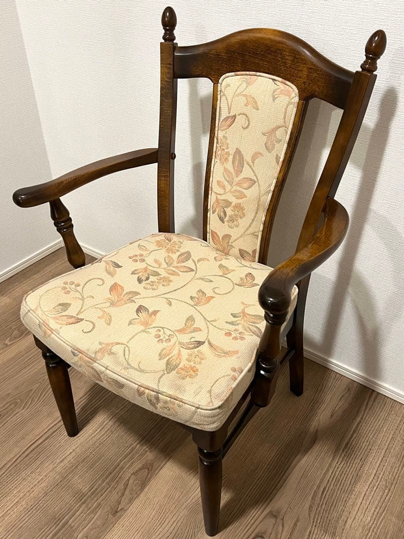 ちほちゃん！美品！カリモク karimoku アームチェア 布張り 木製