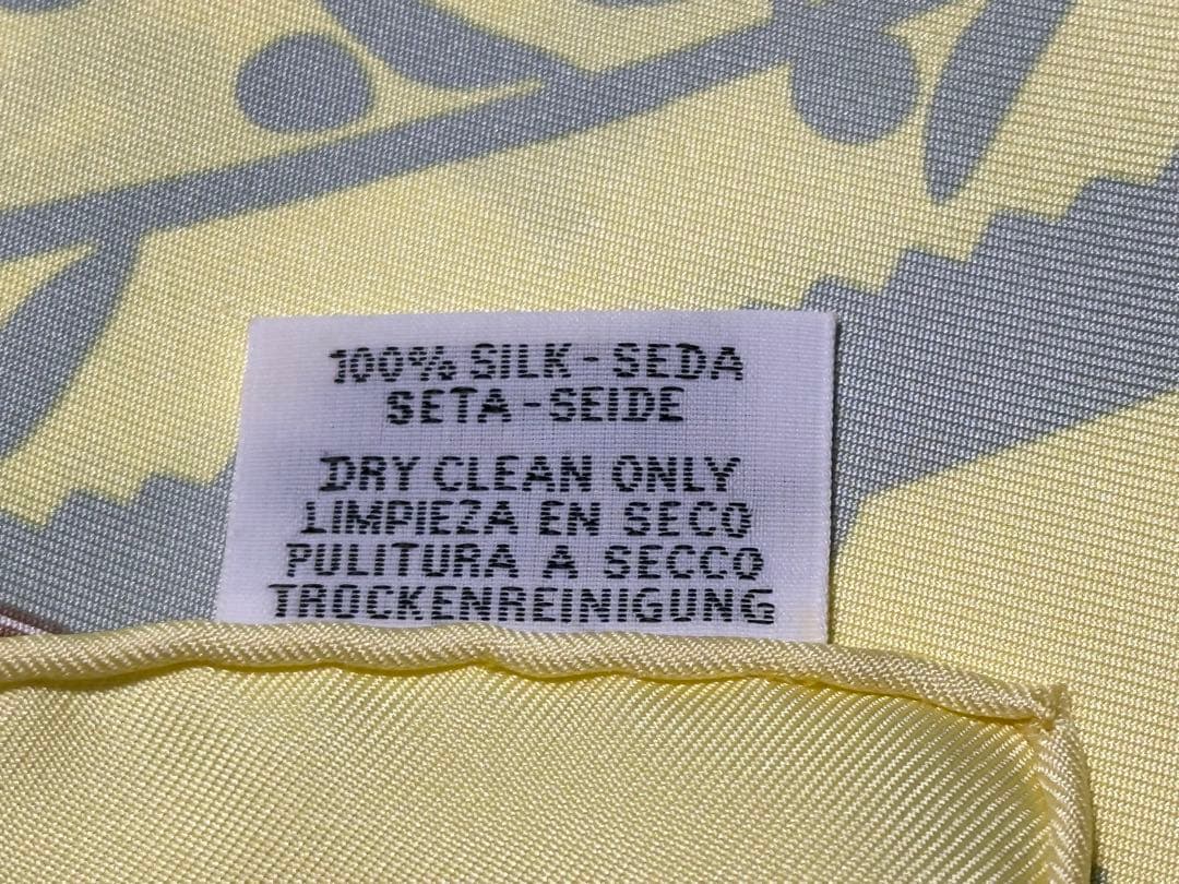 HERMES ETRIERS スカーフ 100%シルク イエロー