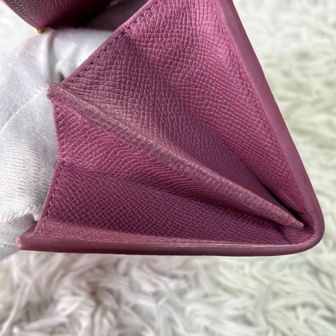 良品✨Ferragamo フェラガモ 二つ折り長財布 ガンチーニ　レザー ピンク