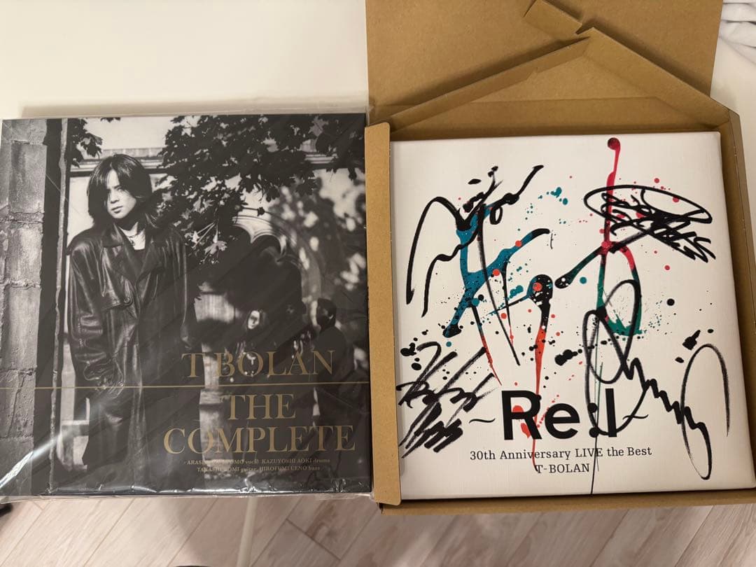 【T-BOLAN】THE COMPLETEとサイン