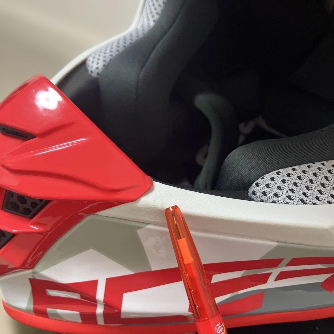 アチェルビス　オフロードヘルメットM サイズ　ほぼ新品　レッド/ホワイト