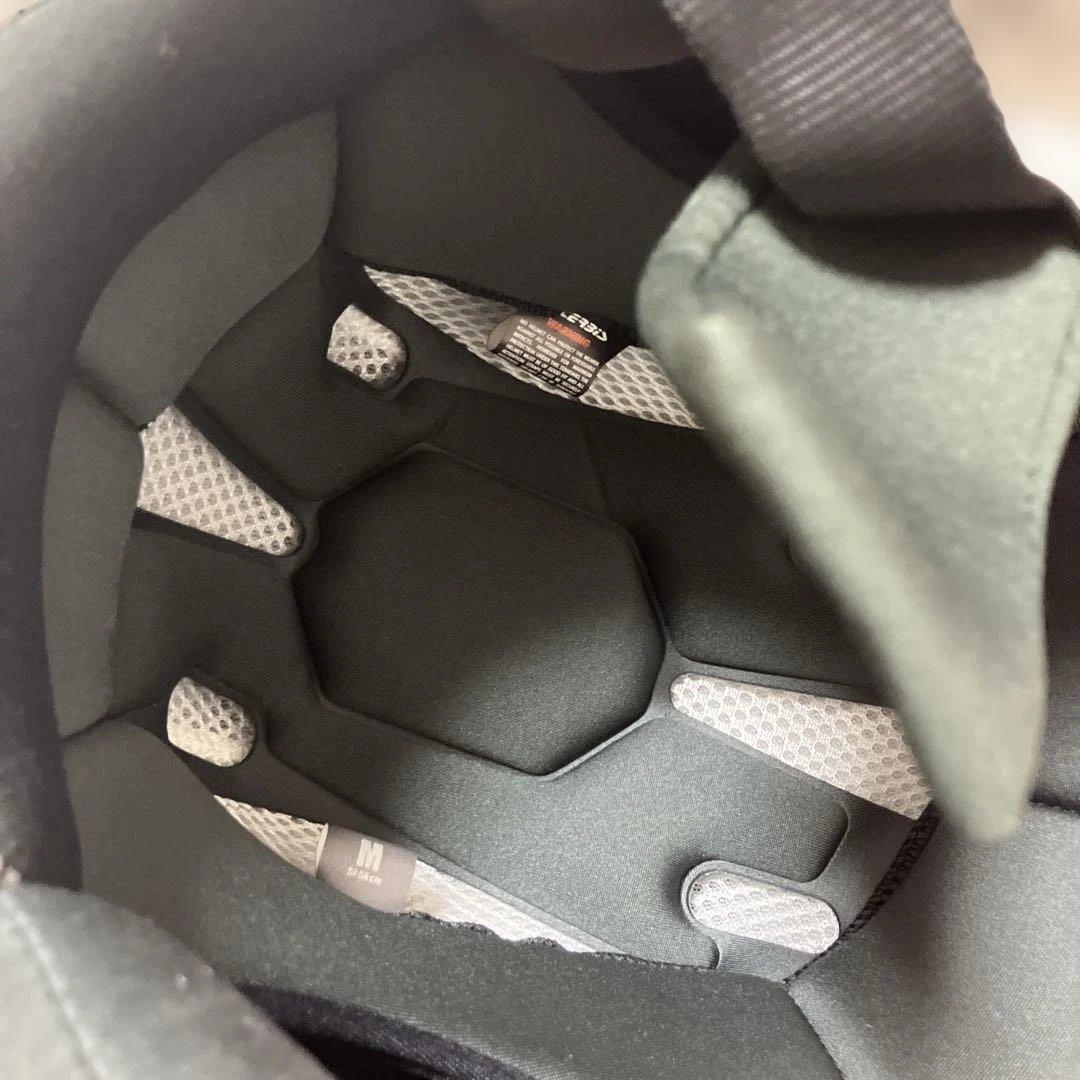 アチェルビス　オフロードヘルメットM サイズ　ほぼ新品　レッド/ホワイト