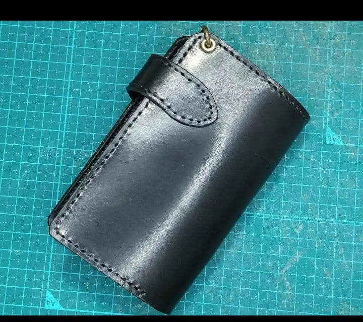 ブラックミドルウォレットMiddle Leather Wallet■留め革全縫い