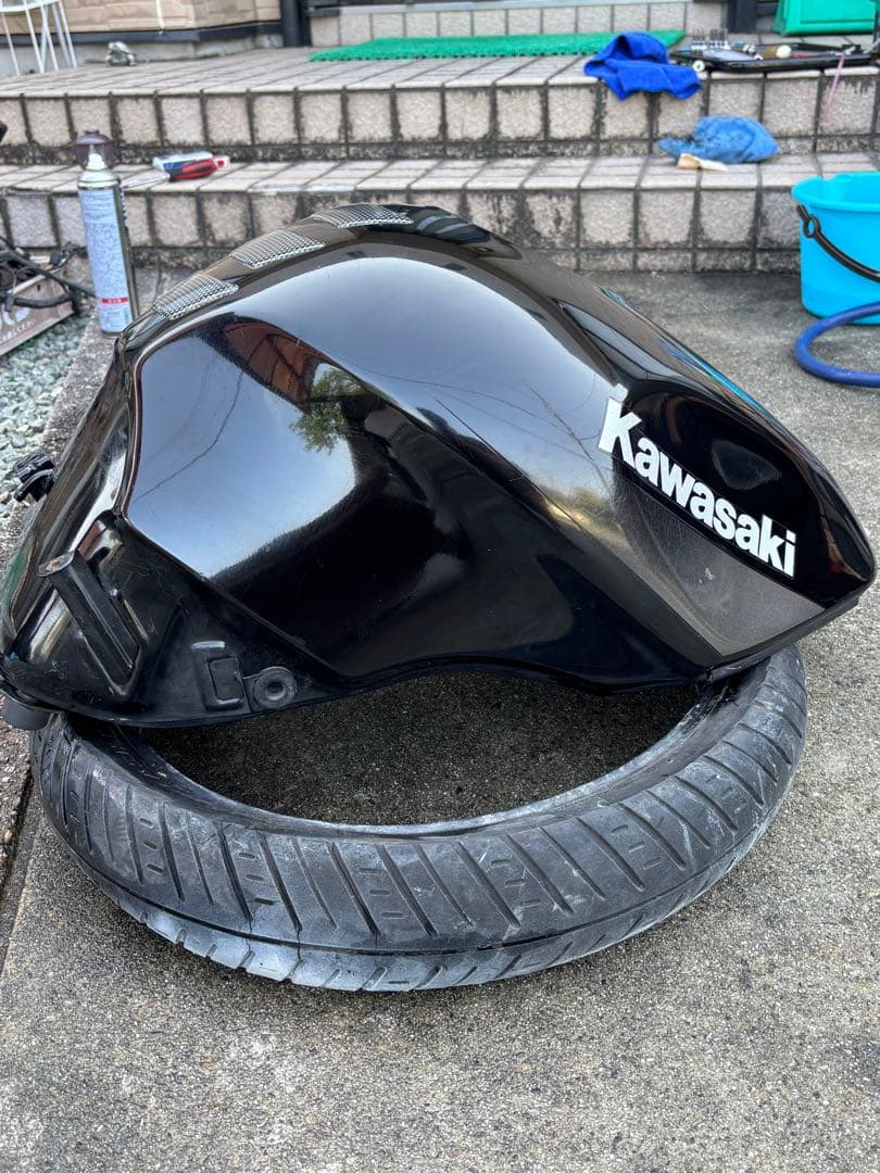Kawasaki ZZR400N タンク　黒　エボニー