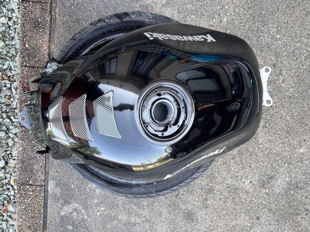 Kawasaki ZZR400N タンク　黒　エボニー