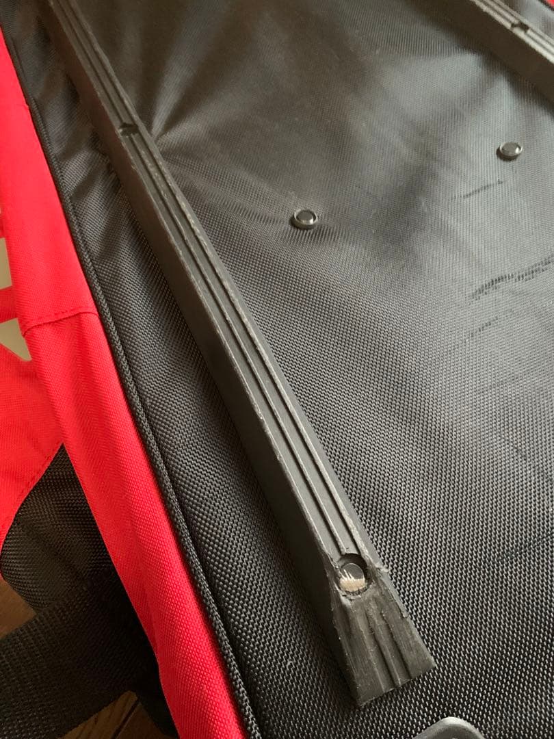 美品 SWIXキャスター付きバッグ