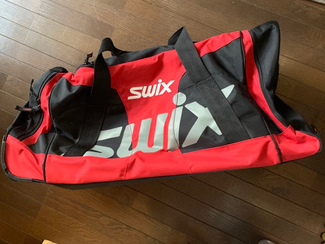美品 SWIXキャスター付きバッグ