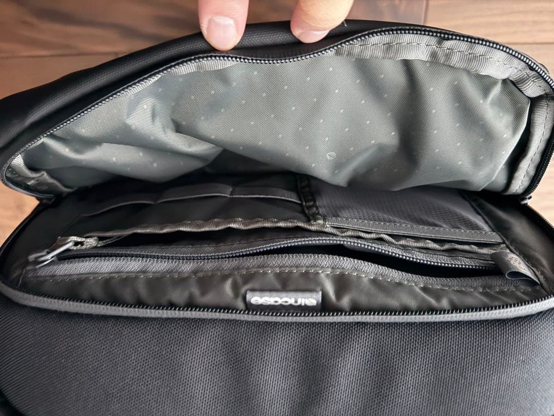 sss　incase A.R.C Daypack