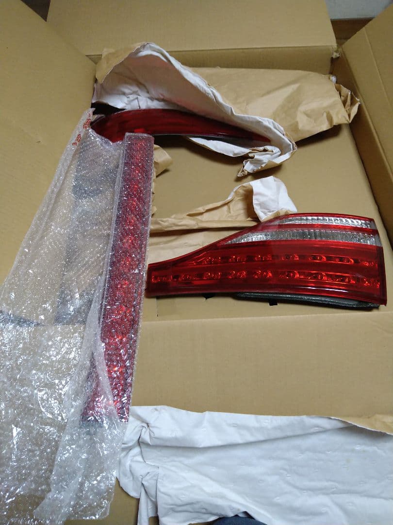 【うっちー】エスティマ　ACR50　新車外し　テールランプ　純正