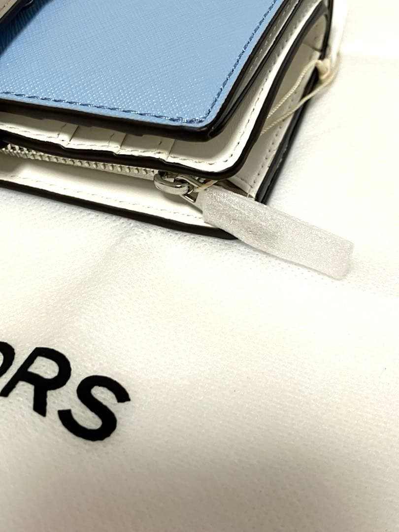 【新品タグ付き】 MICHAEL KORS マイケルコース 二つ折り財布 ブルー