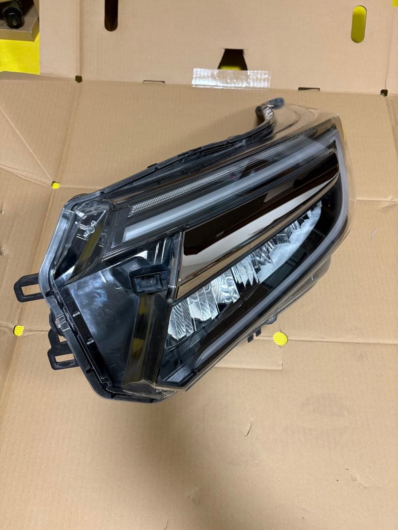 RP3 ステップワゴン　後期　左ヘッドライト