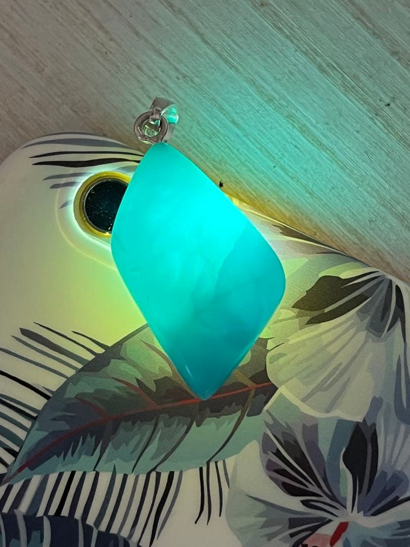 天然石ラリマー☆高品質！ひし型ペンダントトップ☆マリンブルー＆形が美しい！