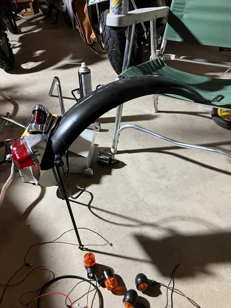 sr400 メーター　フェンダー