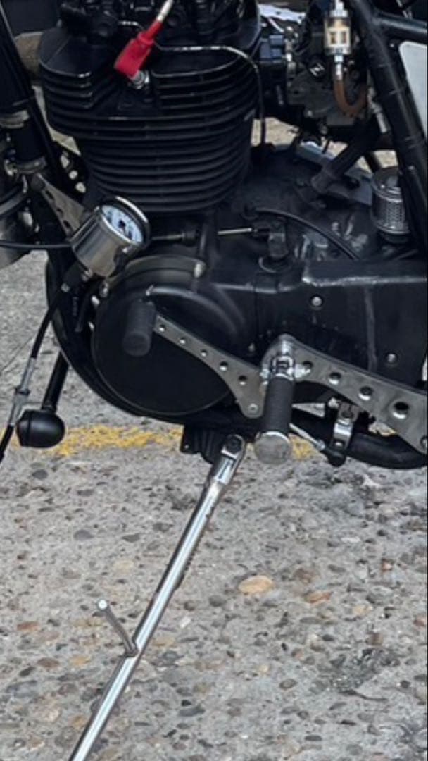 sr400 メーター　フェンダー