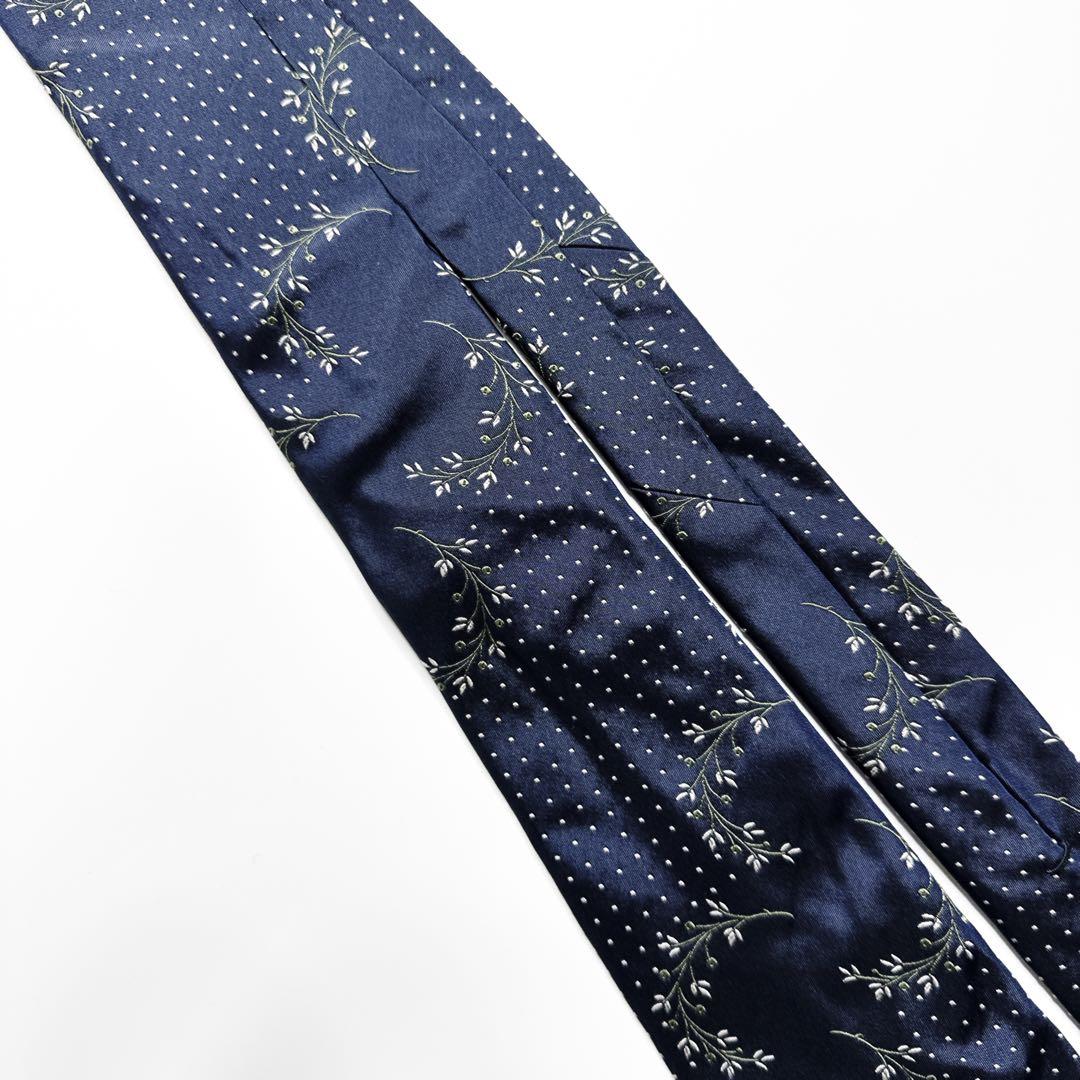 【美品】タイユアタイ　フィレンツェフローラル柄　セッテピエゲ　ネクタイ　ネイビー