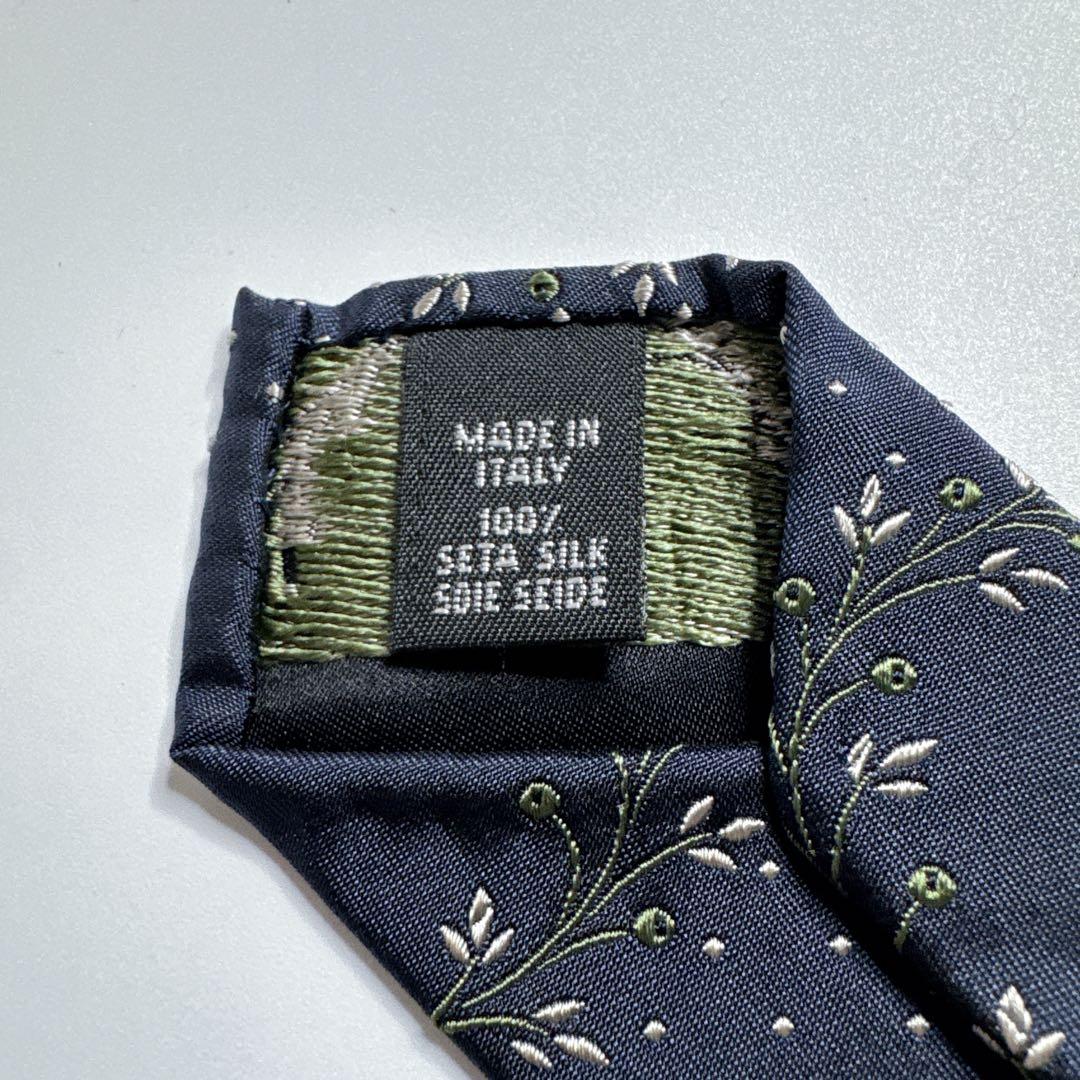 【美品】タイユアタイ　フィレンツェフローラル柄　セッテピエゲ　ネクタイ　ネイビー