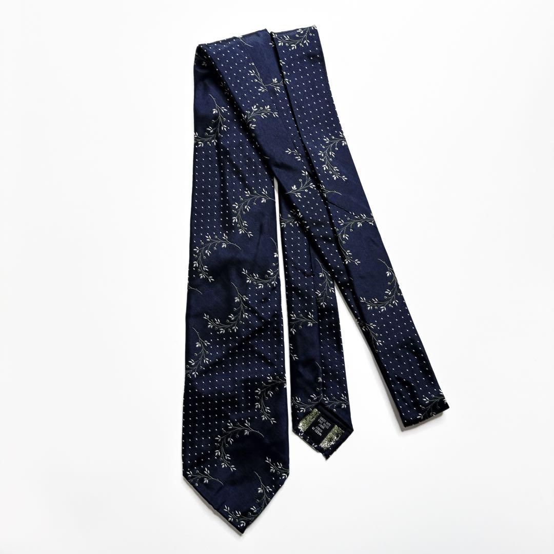 【美品】タイユアタイ　フィレンツェフローラル柄　セッテピエゲ　ネクタイ　ネイビー