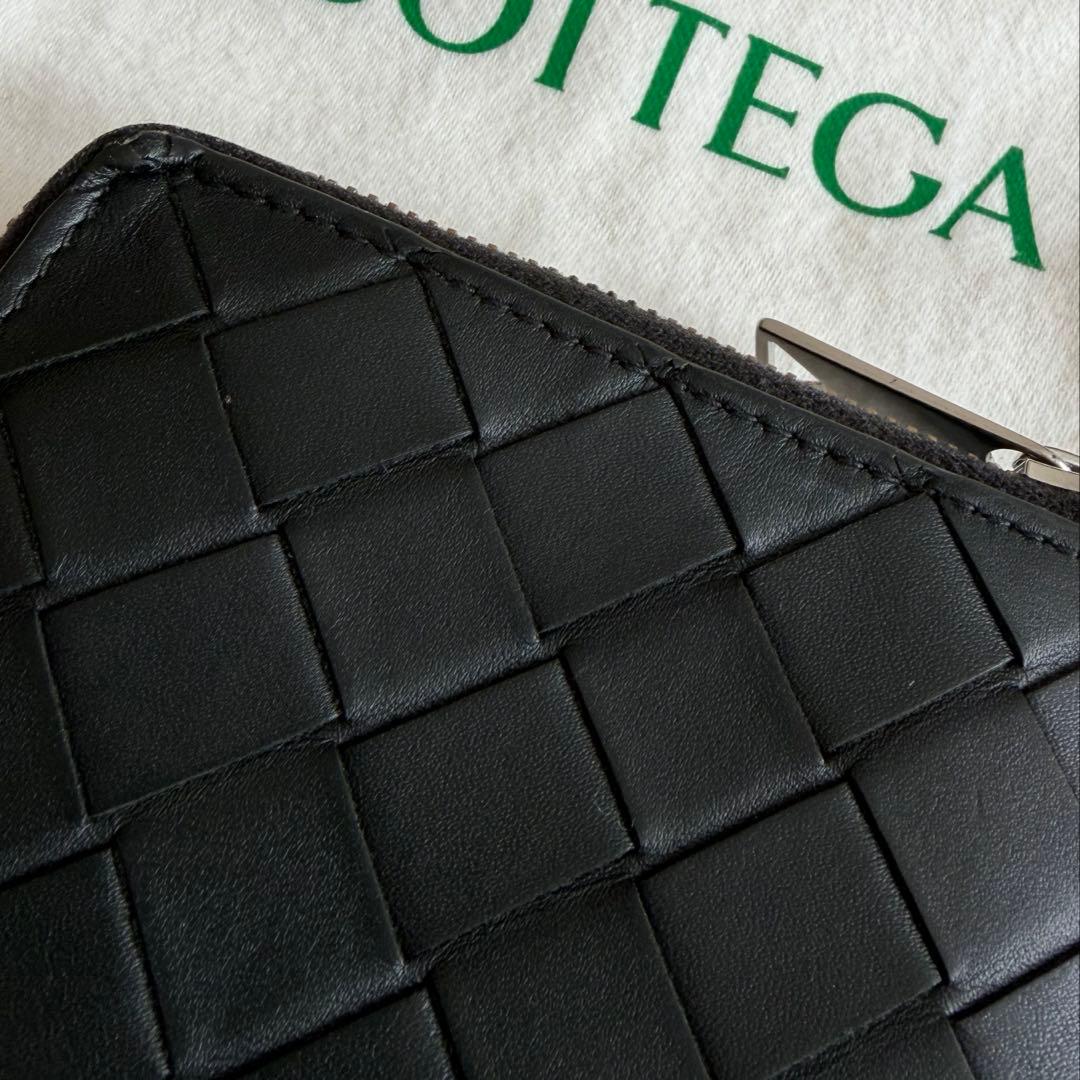 ボッテガヴェネタ　二つ折り財布