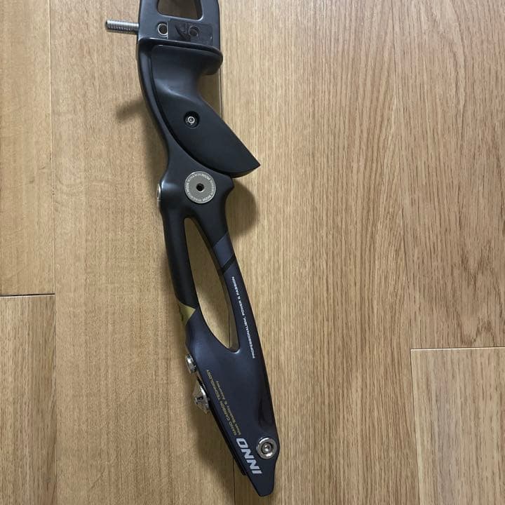 WIN&WIN INNO CXT H25  右射ち用　アーチェリー　ハンドル