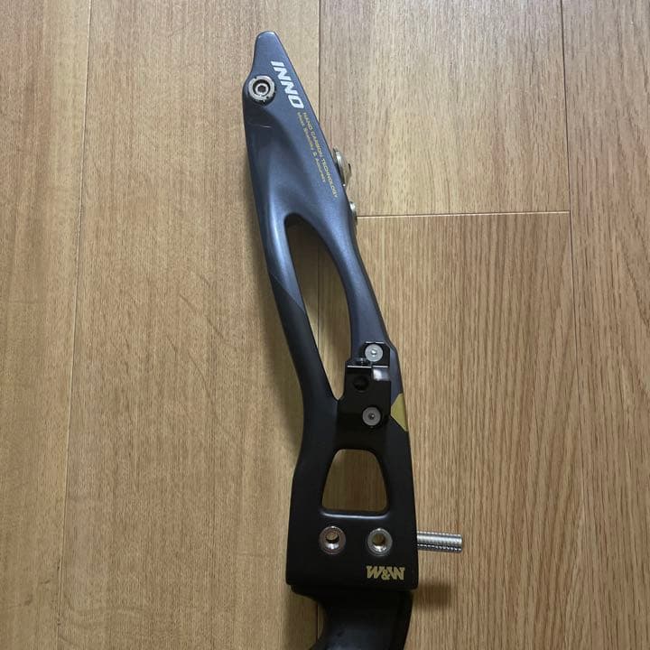 WIN&WIN INNO CXT H25  右射ち用　アーチェリー　ハンドル