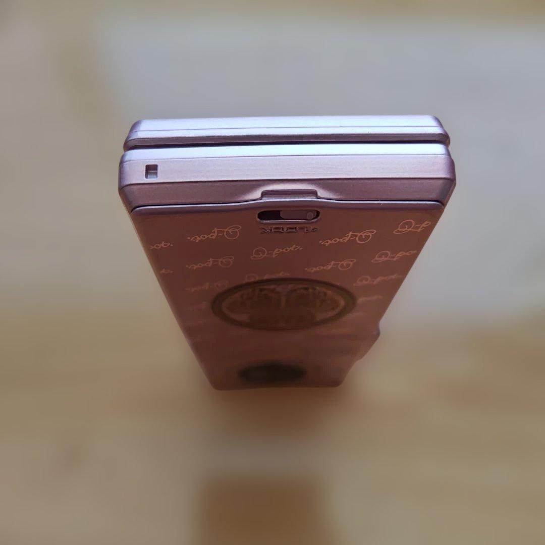 Q-pot Melty Strawberry ピンク　ガラケー