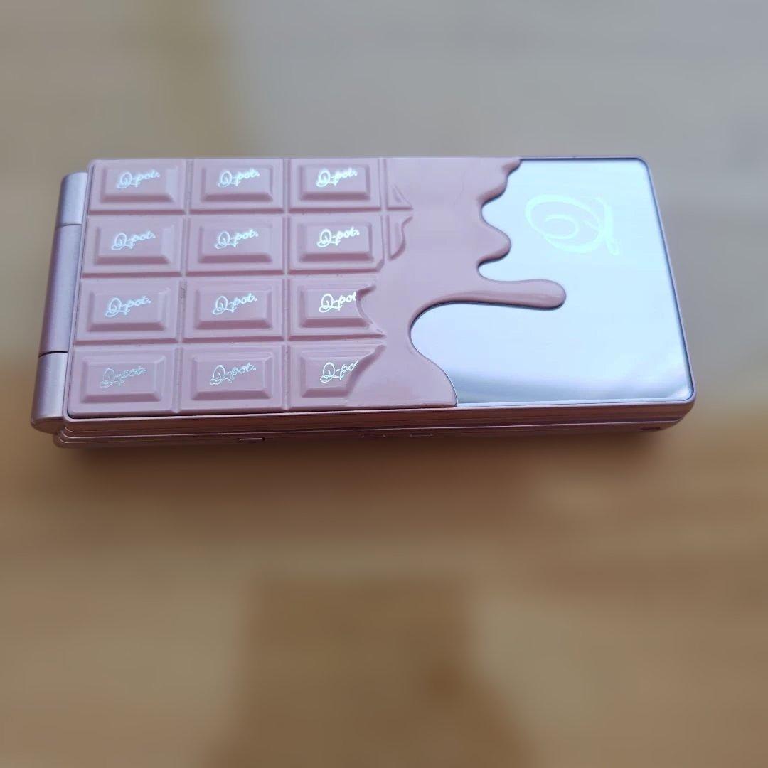 Q-pot Melty Strawberry ピンク　ガラケー