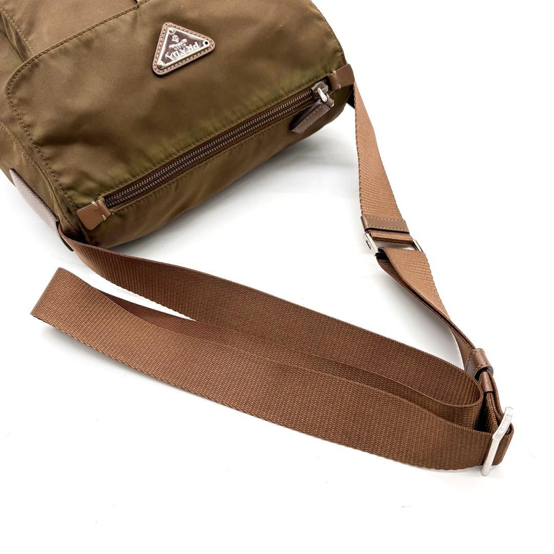 【極美品】プラダ ショルダーバッグ 近年モデル ナイロン サフィアーノ カーキ