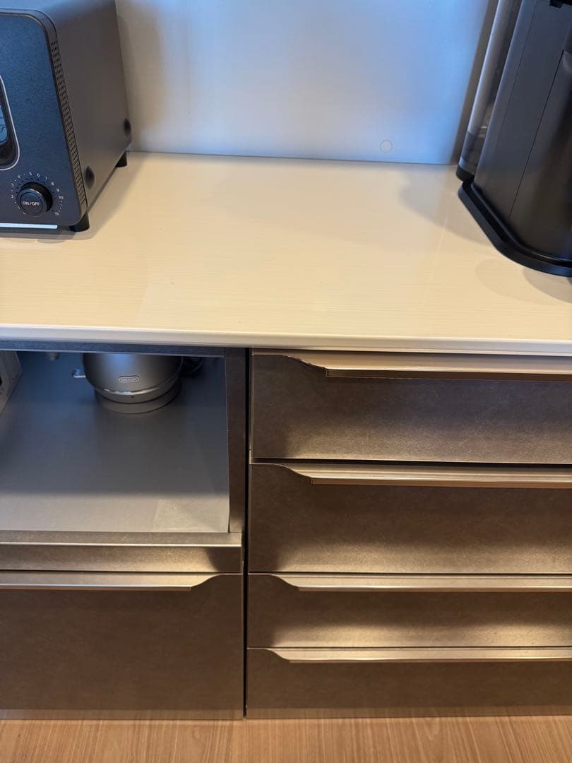 綾野製作所（プロージット）ムーンシルバー　幅160cm奥行50cm高202cm