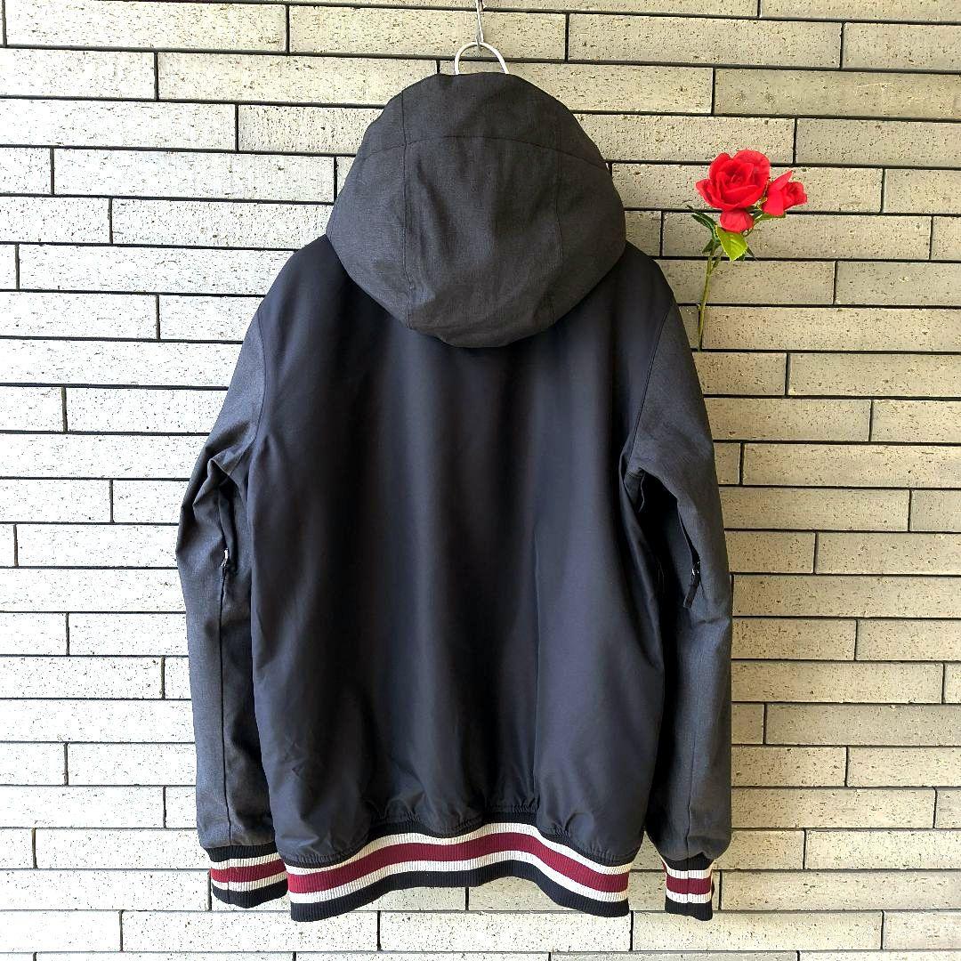 ♠【ビラボン】✨新品未使用　スノボードジャケット　スキー　黒×グレー　M