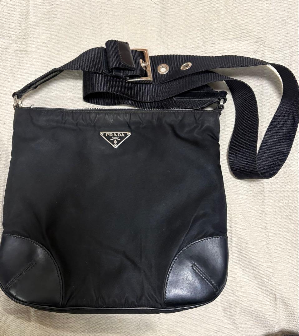 訳あり プラダ ショルダーバッグ 斜め掛け 三角ロゴ マチ有り ブラック