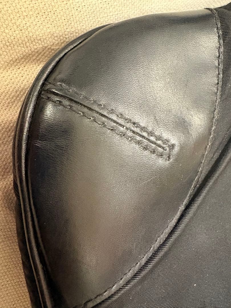 訳あり プラダ ショルダーバッグ 斜め掛け 三角ロゴ マチ有り ブラック