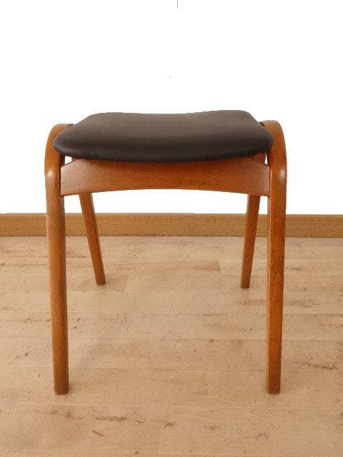 秋田木工　スタッキングスツール（カーキ色）②　座面張替・再塗装済ＵＳＥＤ