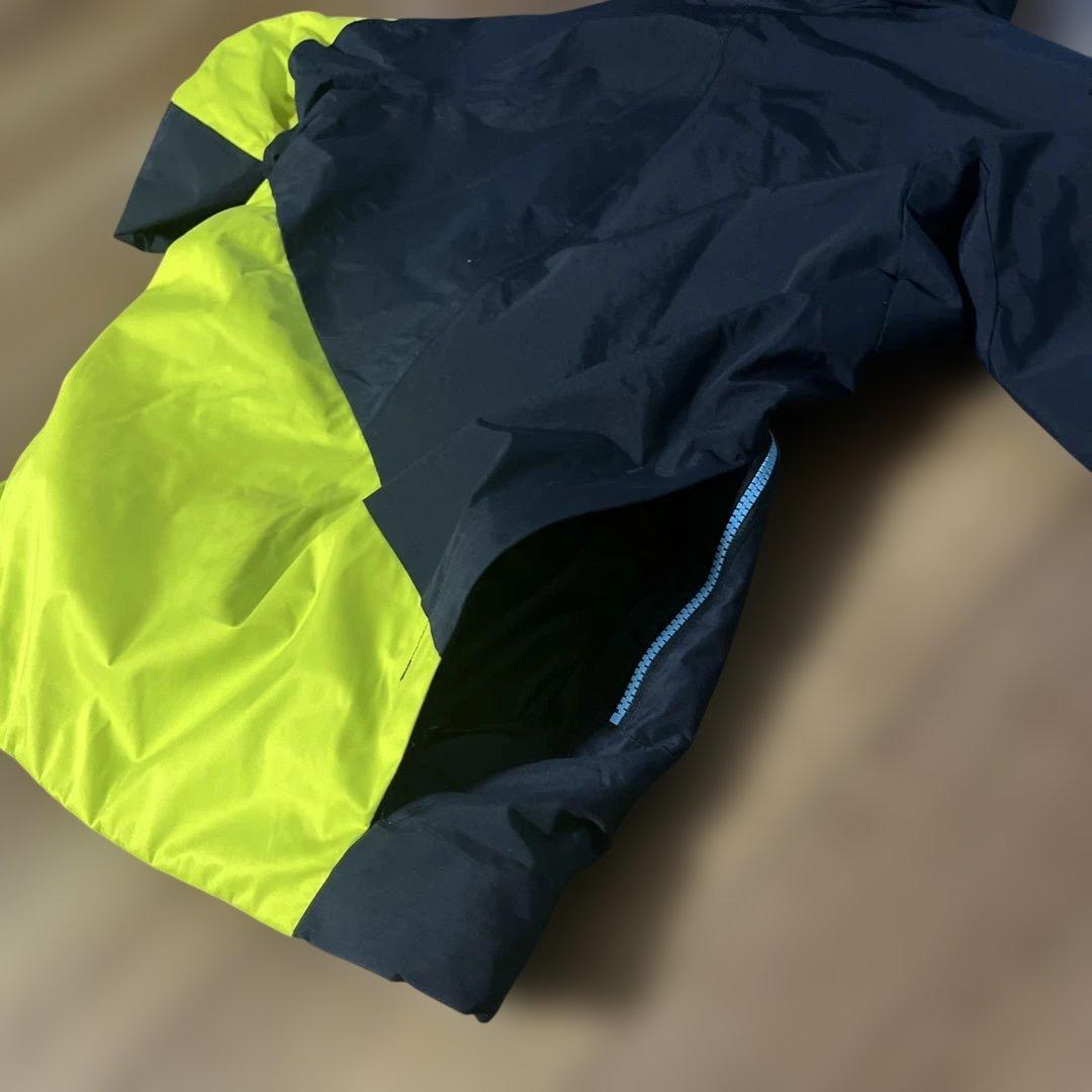 お値下げ！デサント黒/イエロー色★スキーウェア バックポケット付き　上下Lサイズ