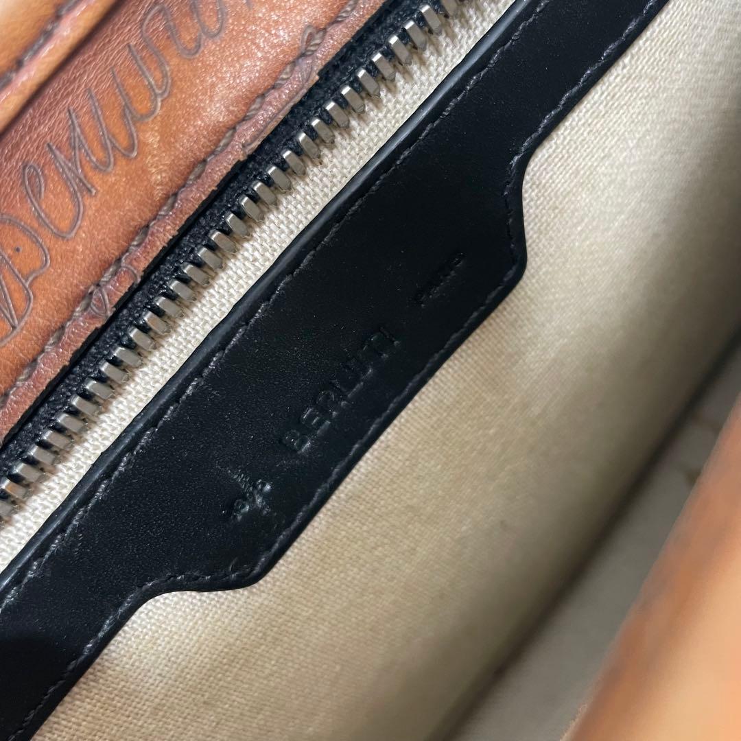 ベルルッティ アンジュール ガリバー スクリットレザー ブリーフケース ブラウン