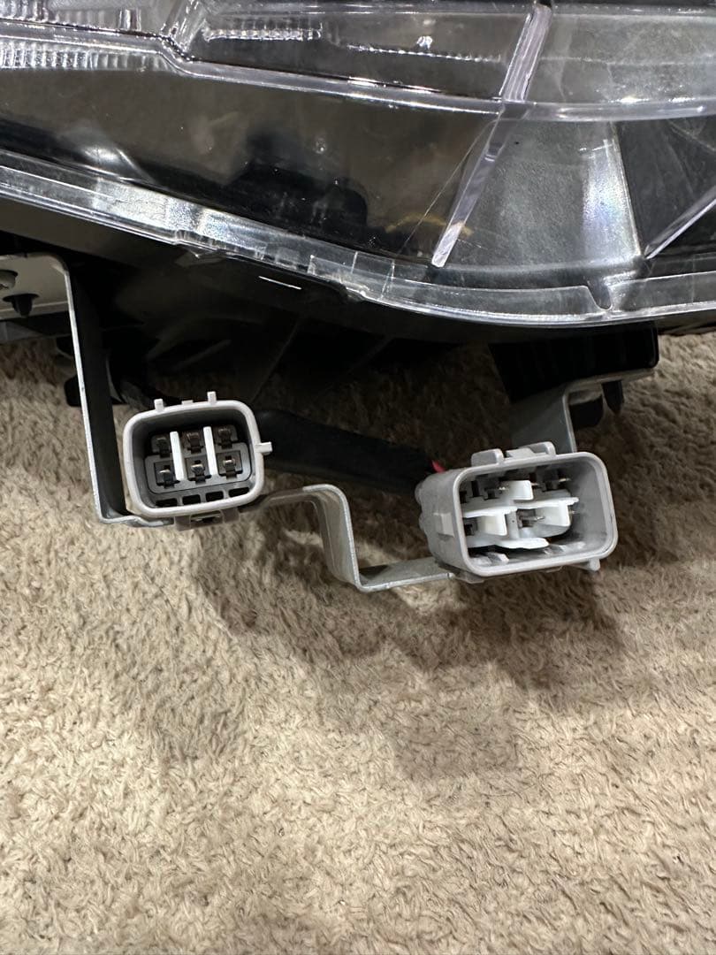 トヨタ ヴォクシー 80 後期 純正 ヘッドライト