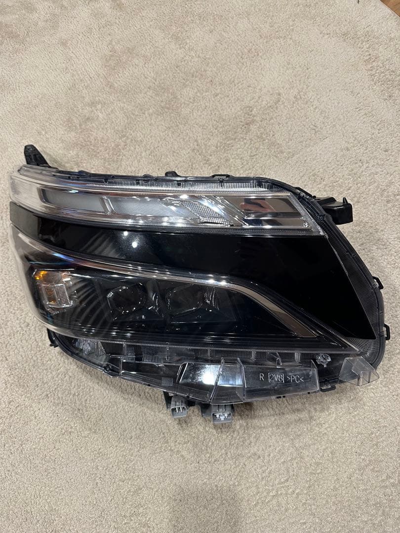 トヨタ ヴォクシー 80 後期 純正 ヘッドライト