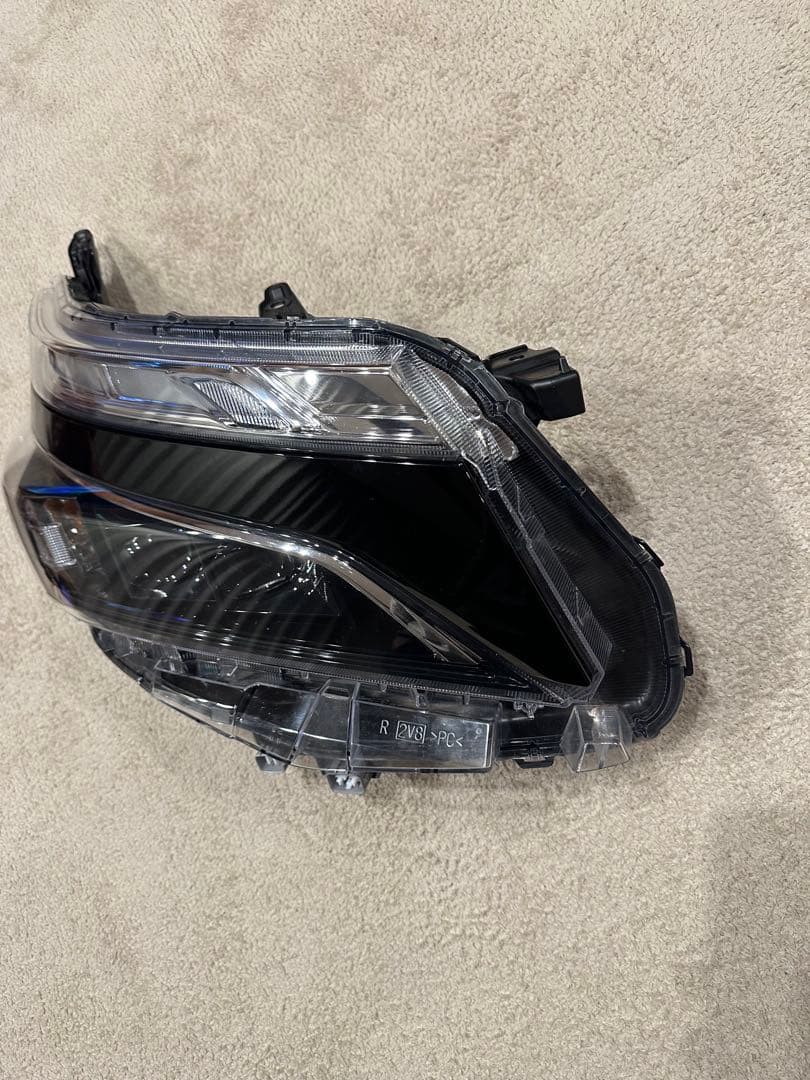 トヨタ ヴォクシー 80 後期 純正 ヘッドライト