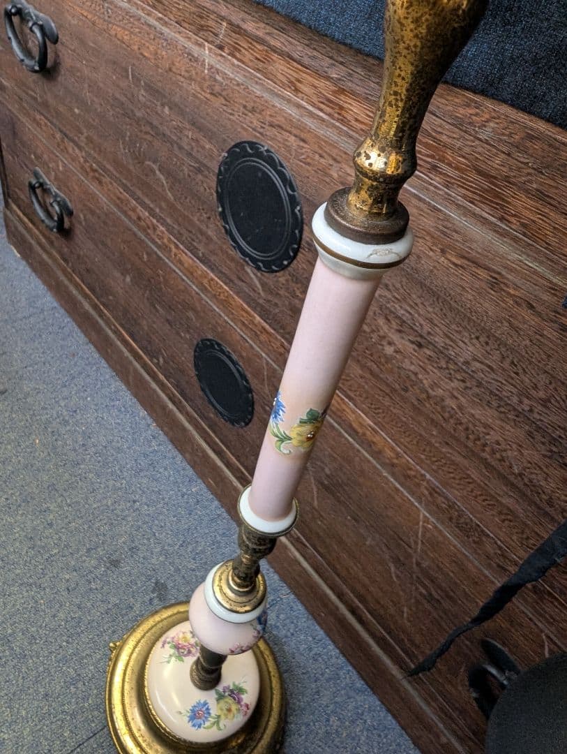 kazue　イタリー製　ヴィンテージ　スタンド式　灰皿　 花柄　ロココ調