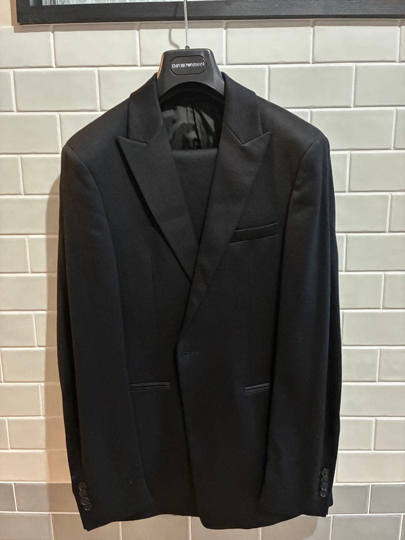 エンポリオ　アルマーニ　ブラック スーツ　ほぼ未使用