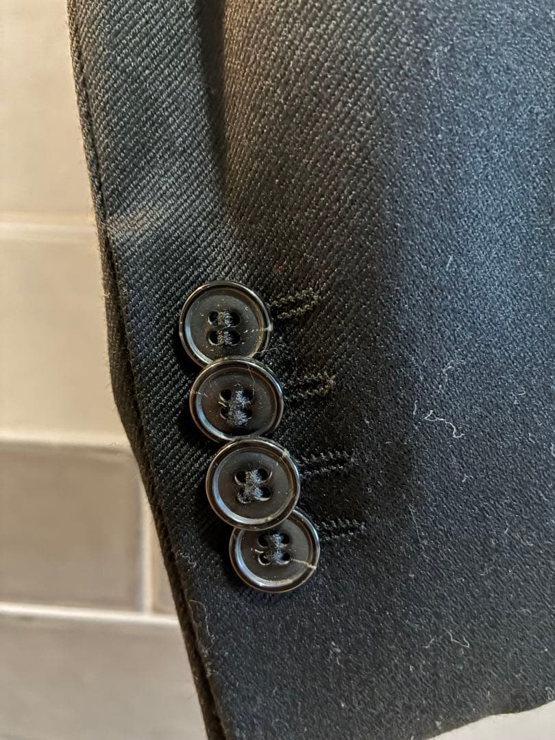 エンポリオ　アルマーニ　ブラック スーツ　ほぼ未使用