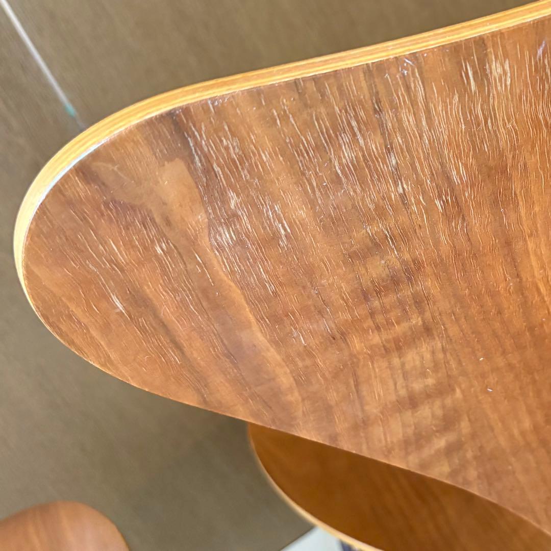 2003製正規品: Fritz Hansen セブンチェア(右)